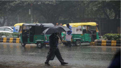 Photo of दिल्ली-एनसीआर में बारिश से बढ़ी ठिठुरन