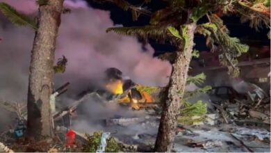 Photo of फ्लोरिडा मोबाइल होम पार्क में विमान हादसा, तीन घरों में लगी आग