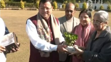 Photo of विशेषज्ञ समिति ने सीएम धामी को सौंपी मसौदा रिपोर्ट