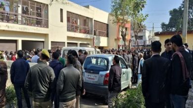 Photo of बदायूं : सरकारी आवास में फंदे से लटका मिला महिला जज का शव