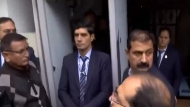 Photo of केजरीवाल को फिर नोटिस देने उनके घर पहुंची क्राइम ब्रांच की टीम