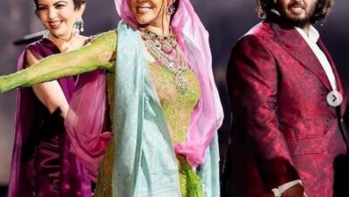 Photo of राधिका-अनंत के प्री-वेडिंग में अंबानी परिवार के साथ झूमीं रिहाना