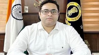 Photo of शिकायत के बाद चुनाव आयोग ने जालंधर के डीसी बदले