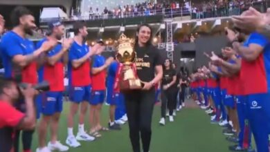 Photo of WPL 2024 : विराट कोहली समेत पूरी RCB टीम ने स्मृति मंधाना ब्रिगेड को दिया गार्ड ऑफ ऑनर
