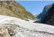 Photo of पिथौरागढ़: छिरकानी में ग्लेशियर खिसकने से मुनस्यारी-मिलम मार्ग बंद