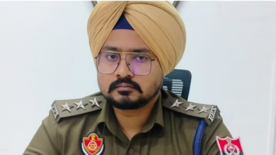 Photo of लुधियाना: ओवरटेक कर रही गाड़ी से टक्कर के बाद फॉर्च्यूनर को लगी आग