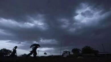 Photo of आसमान में काले बादल से मौसम हुआ सुहाना, दिल्ली सहित 15 से ज्यादा राज्यों में बारिश का अलर्ट जारी
