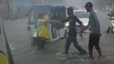 Photo of आज और कल उत्तराखंड में भारी बारिश का रेड अलर्ट, तीन जिलों में बंद रहेंगे स्कूल