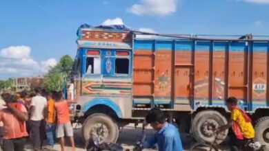 Photo of बेतिया में ट्रक और ई-रिक्शा की टक्कर में 2 लोगों की मौत, 6 घायल