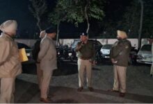 Photo of आधी रात को पंजाब के इस पुलिस स्टेशन पर पहुंच गए बड़े अधिकारी