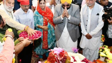 Photo of अमृतसर के वाल्मीकि मंदिर पहुंचे AAP के राष्ट्रीय संयोजक अरविंद केजरीवाल