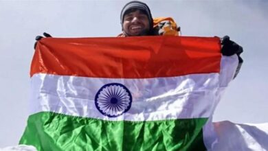 Photo of हरियाणा के पर्वतारोही नरेंद्र कुमार ने विश्व की ऊंची चोटी पर फहराया तिरंगा