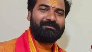 Photo of मध्य प्रदेश: शिवपुरी नगर पालिका अध्यक्ष गायत्री शर्मा के बेटे पर दुष्कर्म का आरोप