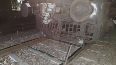 Photo of पंजाब मेल एक्सप्रेस के आते ही ट्रैक पर लोहे का मंजा रख भागा आरोपी…