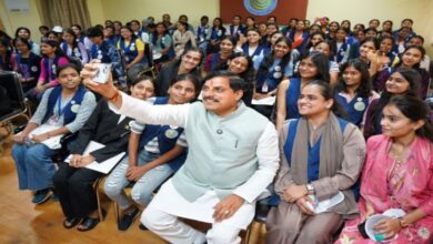 Photo of सीएम मोहन यादव ने भोपाल में महिला पॉलिटेक्निक कॉलेज में आयोजित संवाद कार्यक्रम में छात्राओं से की चर्चा!