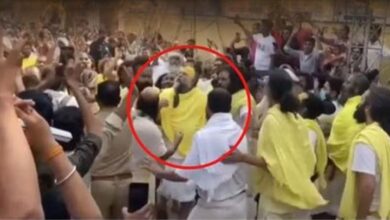Photo of संत प्रेमानंद की पदयात्रा के दौरान हुआ बड़ा हादसा…