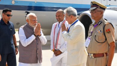 Photo of पीएम मोदी का बीकानेर के नाल एयरफोर्स स्टेशन पर  जनप्रतिनिधियों एवं प्रशासनिक अधिकारियों ने किया अभिनंदन