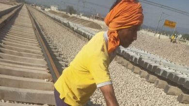 Photo of  मथुरा से वृंदावन तक रेल मार्ग पर बनेगी सड़क! रेलवे बोर्ड की पहली योजना हुई निरस्त