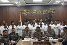 Photo of छोड़ आए ‘लाल’ गलियारा: एक करोड़ 18 लाख के 23 इनामी नक्सलियों ने किया आत्मसमर्पण