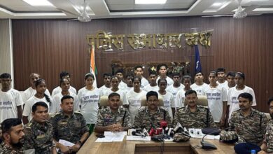 Photo of छोड़ आए ‘लाल’ गलियारा: एक करोड़ 18 लाख के 23 इनामी नक्सलियों ने किया आत्मसमर्पण