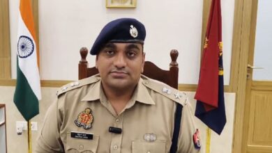 Photo of महिला से अश्लील हरकत के आरोप में दरोगा और दो सिपाही निलंबित