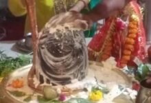 Photo of पहला सोमवार; शिवालयों में उमड़ी भीड़, पांच महेश्वर पीठों में से एक महादेव का ये खास मंदिर