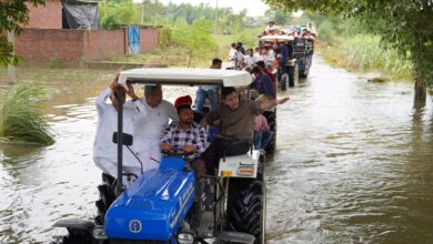 Photo of AAP सांसद राघव चड्ढा ने पंजाब के गुरदासपुर और डिनानगर के विभिन्न इलाकों का दौरा कर हालात का जायज़ा लिया