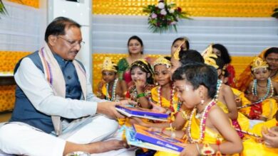 Photo of सीएम साय ने नन्हें बाल गोपालों के संग मुख्यमंत्री निवास में हर्षोल्लास के साथ मनाई जन्माष्टमी