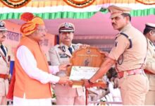 Photo of सीएम विष्णुदेव साय ने 35 अधिकारियों और जवानों को पुलिस पदक प्रदान किए