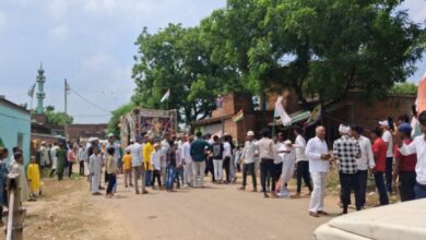 Photo of यूपी: तिरंगा यात्रा के दौरान धर्मस्थल के सामने डीजे रोकने पर बवाल