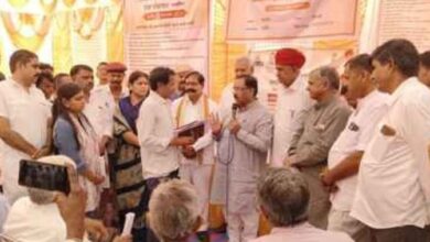 Photo of वित्त आयोग अध्यक्ष अरुण चतुर्वेदी ने ग्रामीण सेवा शिविर का निरीक्षण किया
