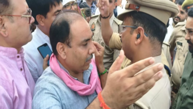 Photo of वाराणसी के पराड़कर भवन में कार्यक्रम रोकने पर कांग्रेस का हंगामा
