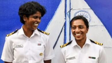 Photo of  पीएम मोदी की तारीफ मिलने पर नौसेना की महिला अधिकारियों ने जताई खुशी