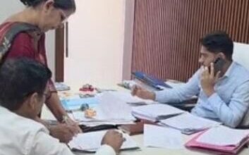 Photo of सीएम सैनी फ्लाइंग की टीम ने जन स्वास्थ्य विभाग के कार्यालय पर दी दस्तक