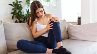 Photo of घंटों बैठे रहने की आदत दे सकती है आर्थराइटिस