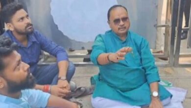 Photo of बिहार: सीएम हाउस के बाहर धरने पर बैठे जदयू विधायक गोपाल मंडल