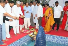 Photo of सीएम नीतीश समेत लाखों श्रद्धालुओं ने भगवान सूर्य को दिया अर्घ्य