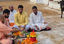 Photo of सीएम योगी ने की गोरखनाथ मंदिर में गोवर्धन पूजा
