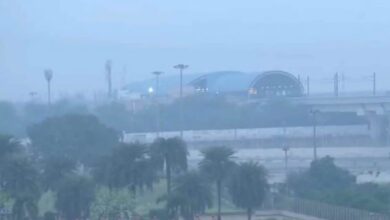 Photo of दिल्ली में ‘जहरीला स्मॉग’ बरकरार, AQI 400 के करीब