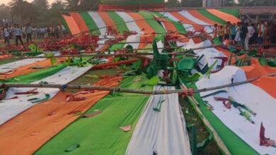 Photo of बिहार: मधुबनी में पवन सिंह की सभा रद्द होने पर फूटा समर्थकों का गुस्सा