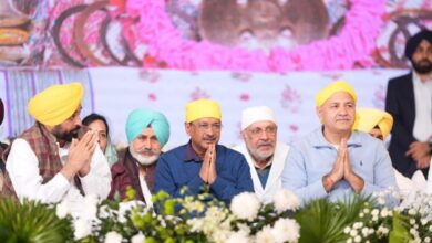 Photo of मुख्यमंत्री भगवंत सिंह मान और अरविंद केजरीवाल की ओर से सर्व धर्म सम्मेलन के दौरान विश्व भर के धार्मिक नेताओं के साथ नौवें पातशाह श्री गुरु तेग बहादुर जी को श्रद्धा एवं सम्मान भेंट