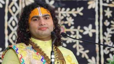 Photo of वृंदावन: अनिरुद्धाचार्य महाराज के गार्ड ने दुकानदार को दिनदहाड़े घसीटा और पीटा