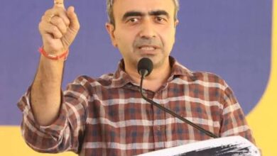 Photo of दिल्ली के बाद हरियाणा में भी छिड़ा विवाद, कुत्तों की निगरानी के लिए अध्यापकों की ड्यूटी लगाने पर अनुराग ढांडा ने बीजेपी पर साधा निशाना