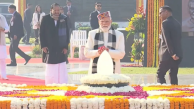 Photo of ‘श्रेष्ठता पद से नहीं, आचरण से स्थापित होती है’; पीएम मोदी ने अटल बिहारी वाजपेयी को ‘सदैव अटल’ पर दी श्रद्धांजलि