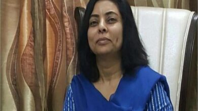 Photo of हरियाणा: सेवानिवृत्त IAS रेनू को हाईकोर्ट ने पेश होने का दिया आदेश