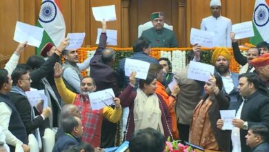 Photo of दिल्ली विधानसभा में हंगामा: भाजपा और आप विधायकों के बीच नोकझोंक