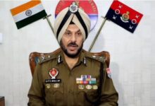 Photo of गायब स्वरूपों के मामले में पुलिस ने 15 जगह दी दबिश, सतिंदर कोहली के चंडीगढ़ निवास की भी तलाशी