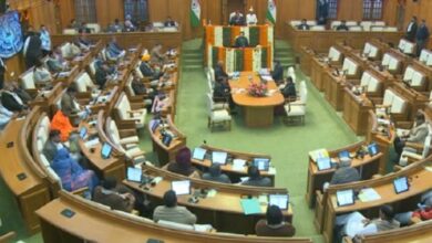 Photo of दिल्ली विधानसभा में प्रदूषण को लेकर AAP का हंगामा, आतिशी के खिलाफ भाजपा का प्रदर्शन