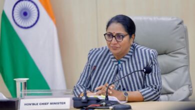 Photo of दिल्ली: केंद्र और एलजी के खिलाफ दायर मामले रेखा सरकार ने लिए वापस