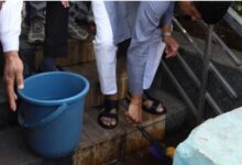 Photo of  स्वच्छता में नंबर वन बनने के लिए फिर मैदान में, मेयर ने बस स्टैंड पर जाकर साफ किए रेड स्पाॅट